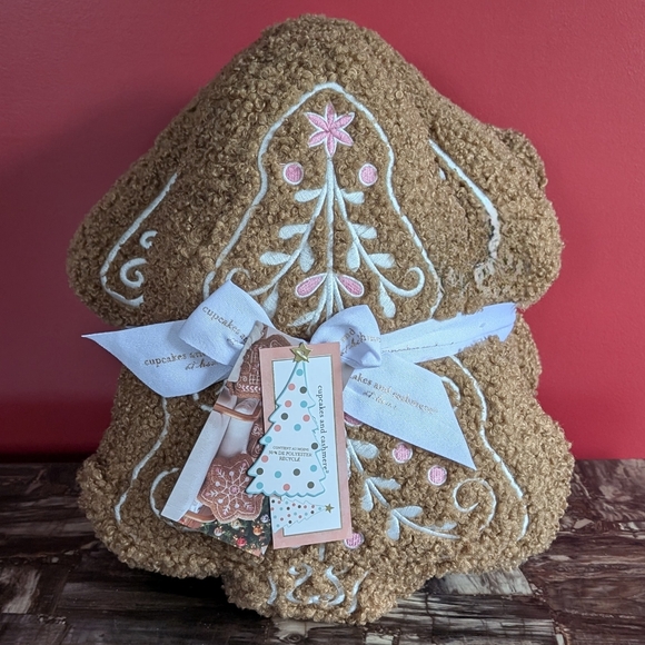 ❌SOLD❌Viral 🎥 Cupcakes & Cashmere 3 pk Christmas Gingerbread Pillows, Faux Fur - Picture 3 of 8